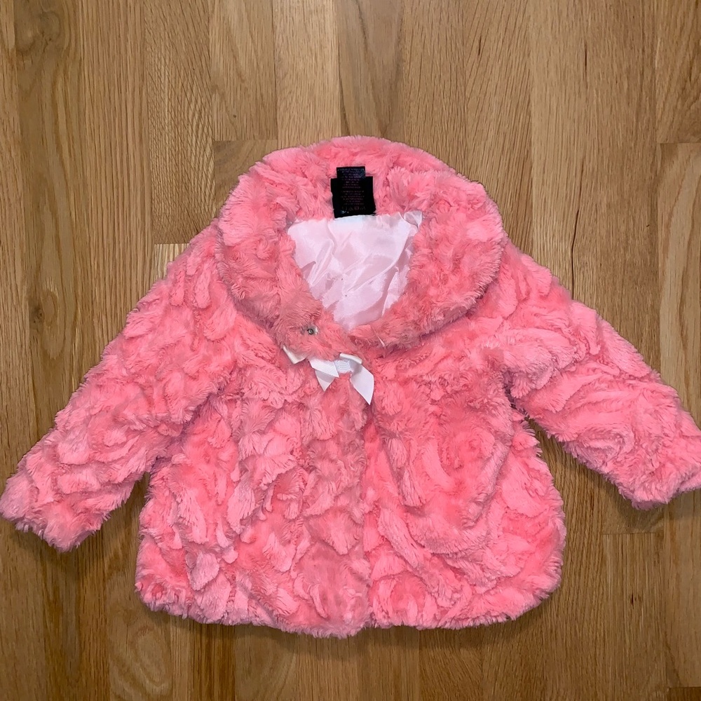 3/$12 💜 Super soft fluffy pink coat